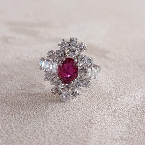 Anello Antico Rubino Diamanti Gioielleria Cerbai Prato focus